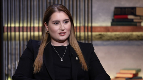 Առանց թեմայի․ Ռոզա Լին